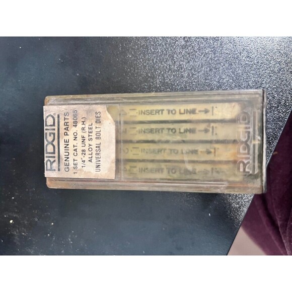 RIDGID 1/4" - 28" UNF (R.H) Alloy Steel Universal Bolt Dies 48065 - Picture 1 of 3